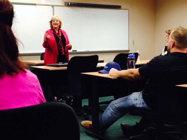 Thank you Senator @JoyceWoodhouse for speaking today with a great crowd of faculty and staff at #PizzaAndPolitics!