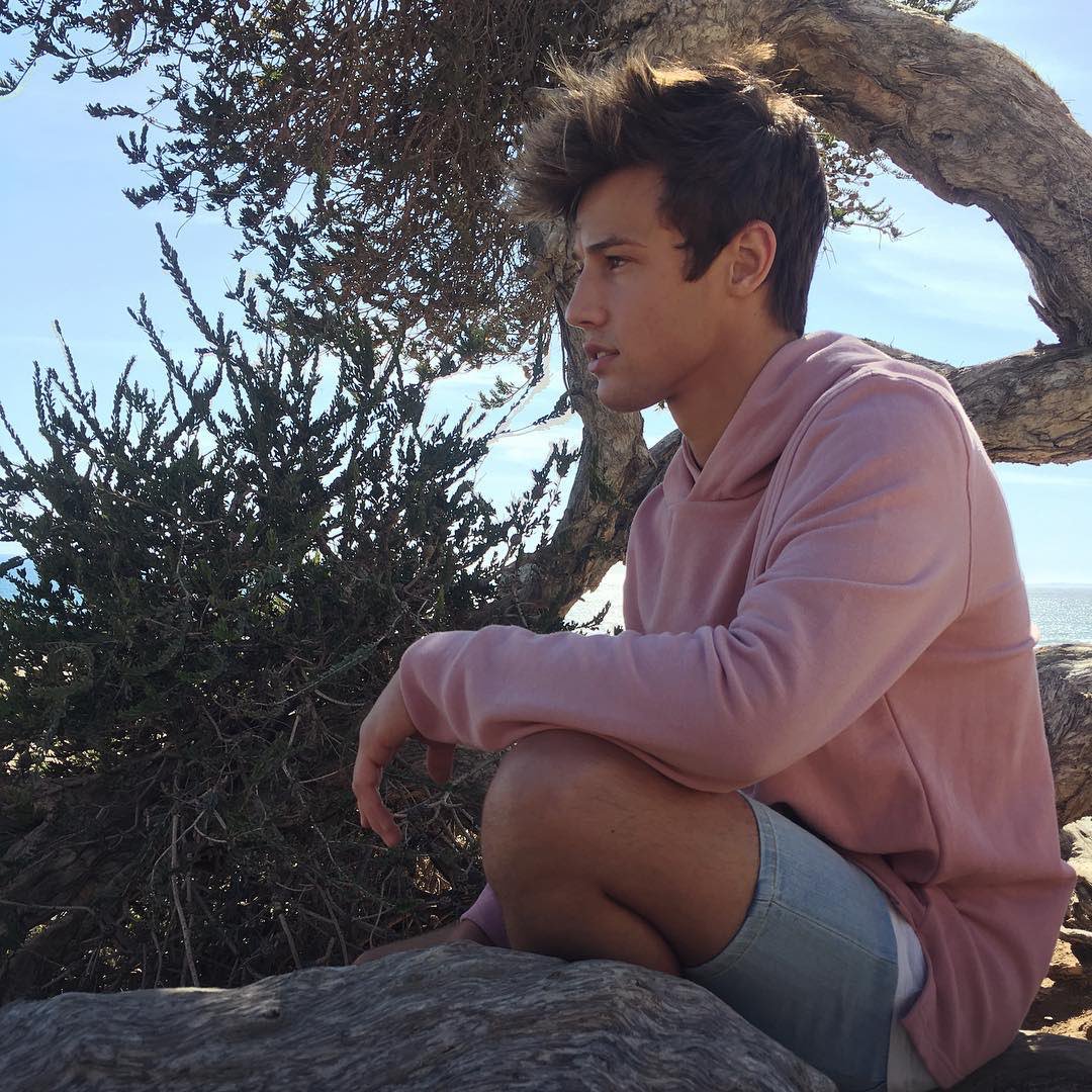 New Cameron Dallas Fake
New account not new to RP
Descriptive
All retweet are appreciate
