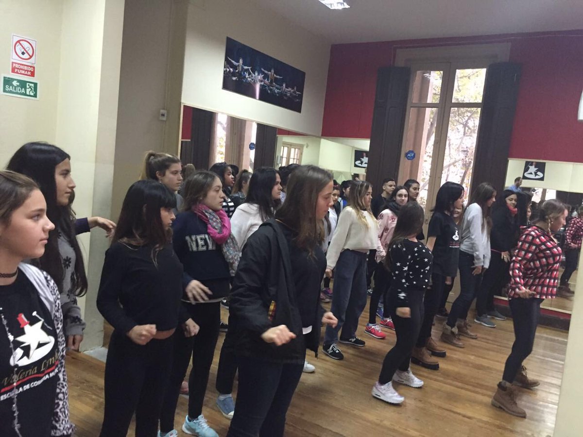 Esc_Val_LynchUY's tweet photo. Clase con @Jesumusica @EscValeriaLynch https://t.co/3Wrf79hK4Z