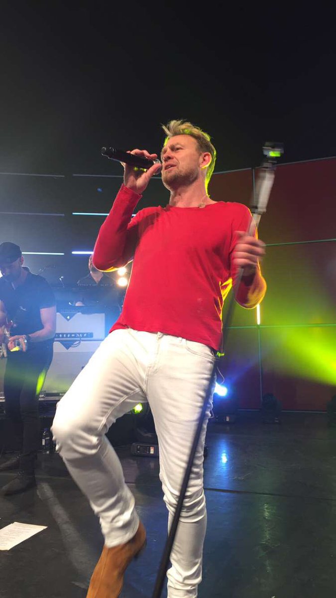 redhotjane's tweet image. You are my favourite 💜 #pullingmethrough