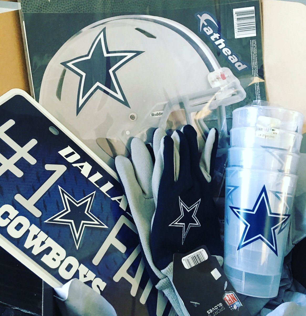 GrizzEssentials's tweet image. We got this Dallas Cowboys box to give away too! Who needs it!?! #dallascowboys #fanessentials
