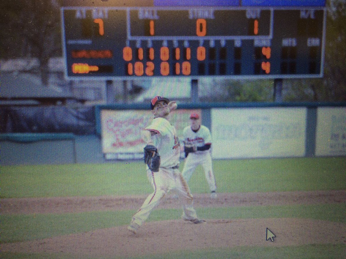 PhotogMarc_ent's tweet photo. 7th inning Brockton baseball Pembroke 4-4 @BostonHeraldHS @BHallESPN @ScottBarboza @BrocktonPost35 @BrocktonBoxerz https://t.co/NWECR7JWws