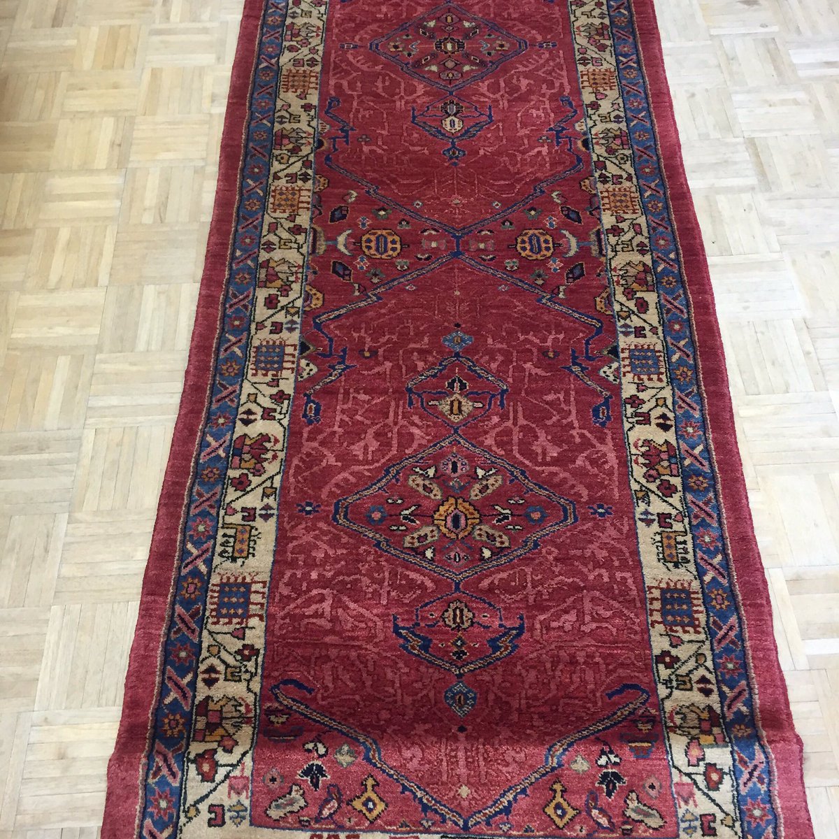 Vartersrugs's tweet photo. 3x11.7 #serab #vegtabledye #Persian #wool #handmade #orientalrug #orientalrugs #antique #old #interiordesign #design https://t.co/cp7Pos7nLQ