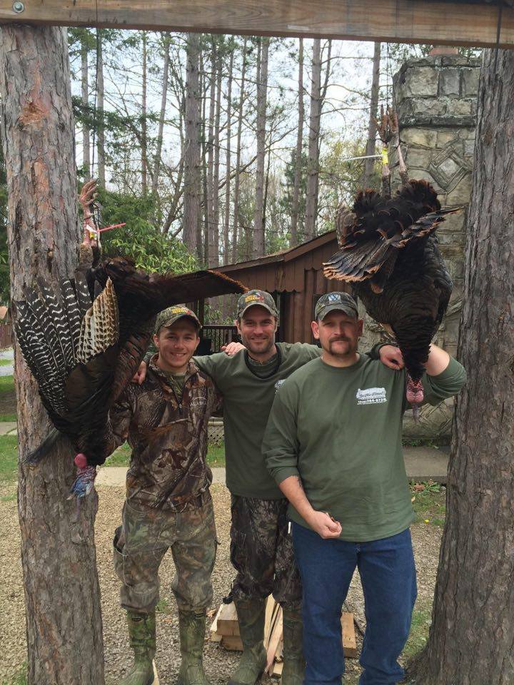 FairWindsCabins's tweet image. Congratulations Guys on another great #Gobbler Getaway! Won't be long until it's time for bear camp &amp;amp; deer camp ...