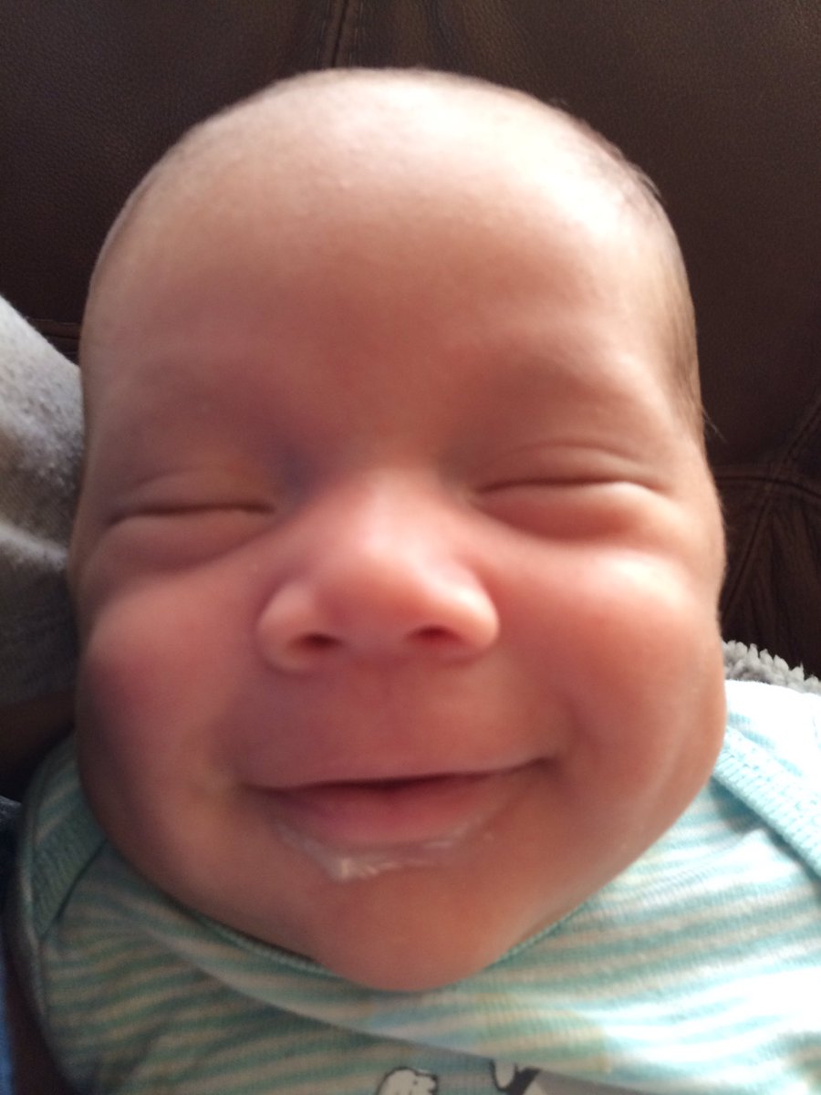 HamiltonProud's tweet photo. #Milk moustache baby bottle style ! https://t.co/knpwrELIiU