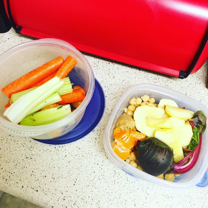 Juice cleanse 😈💦 https://t.co/dIdobmRmJP<a href="/tag/cleaneats"class="tags"><span>#cleaneats</span></a><a href="/tag/healthyrecipes"class="tags"><span>#healthyrecipes</span></a><a href="/tag/veggielove"class="tags"><span>#veggielove</span></a>