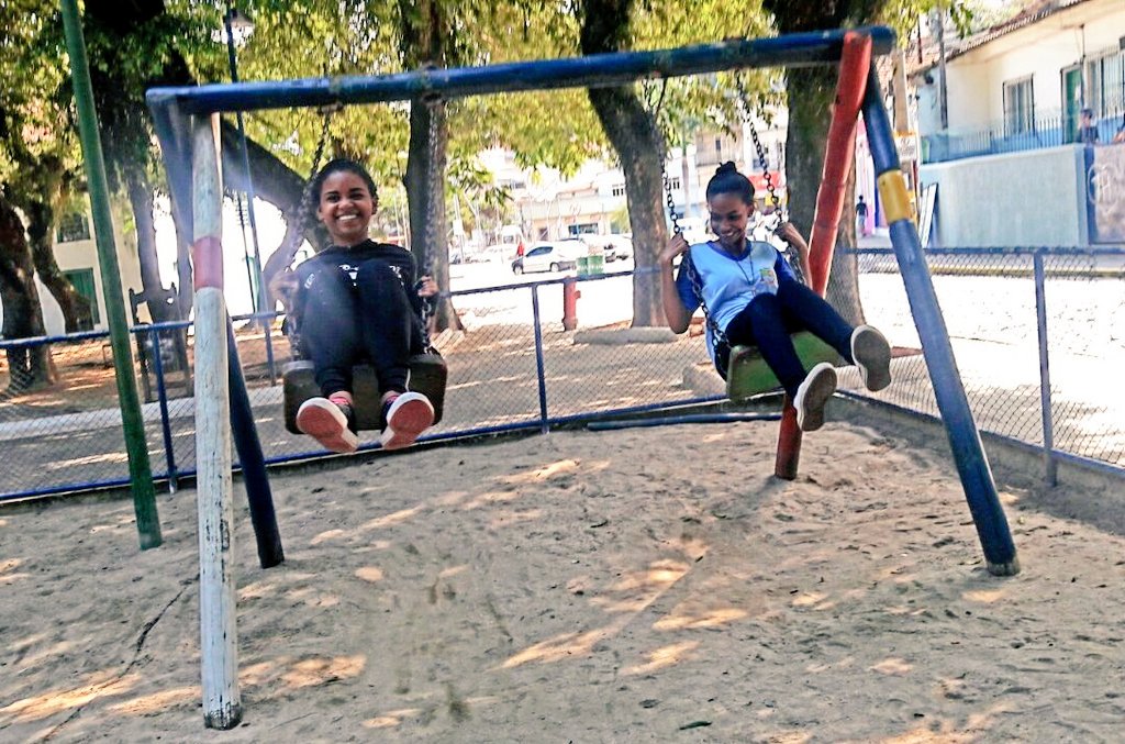 porrBea's tweet photo. O melhor da vida é saber rir das coisas mas simples 😍❤
#MinhaPretchaca
@GabrielliFaust2 https://t.co/TMHUZKM8X1