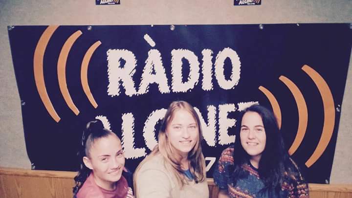 Les nostres jugadores Angela, Thalia i Monerri pasaren ahir per Ràdio Alginet x comentar l'actualitat de l'equip.