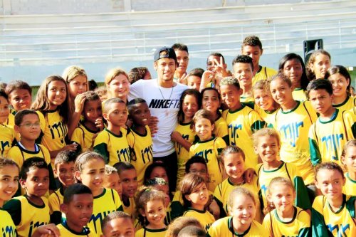 opsmiri's tweet photo. Eu não aceito ninguém falar que ele não é um "exemplo pro filho"! 
#NeymarExemplo https://t.co/m7mC5BT3qR