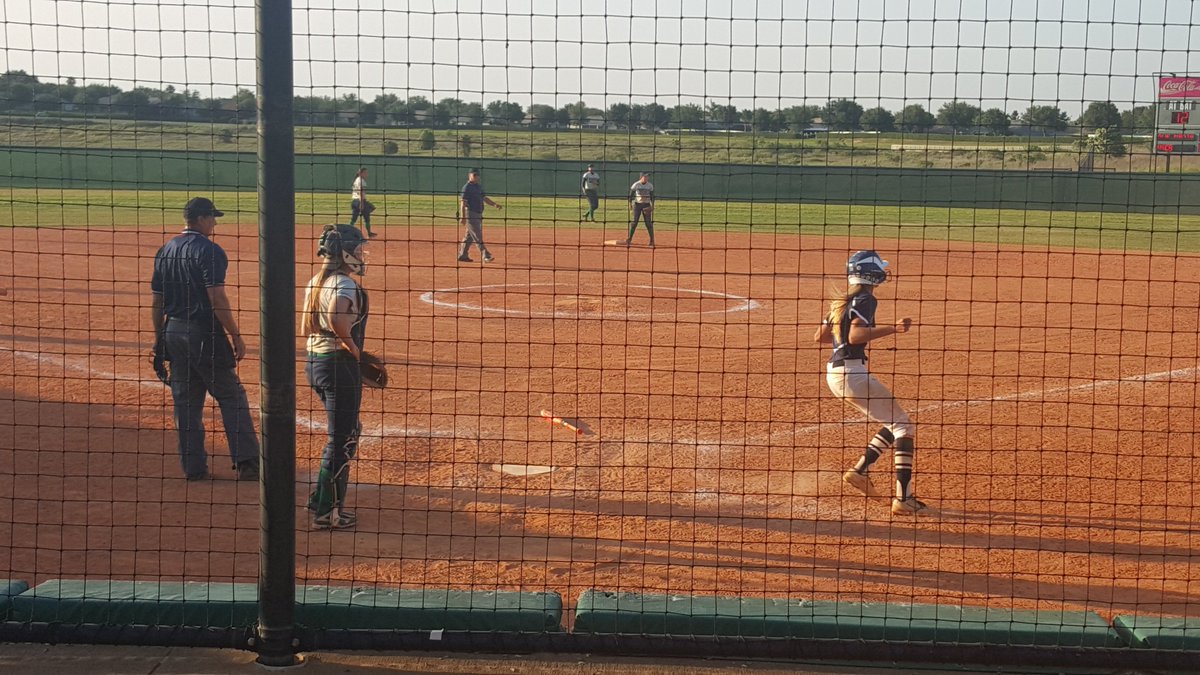 PFXAthletics's tweet photo. Ave Maria takes a 2 run lead into the bottom of the 11th, then gives up 2 runs.  3-3 top of the 12th #TSCSB16 https://t.co/RLWpeIBHrh