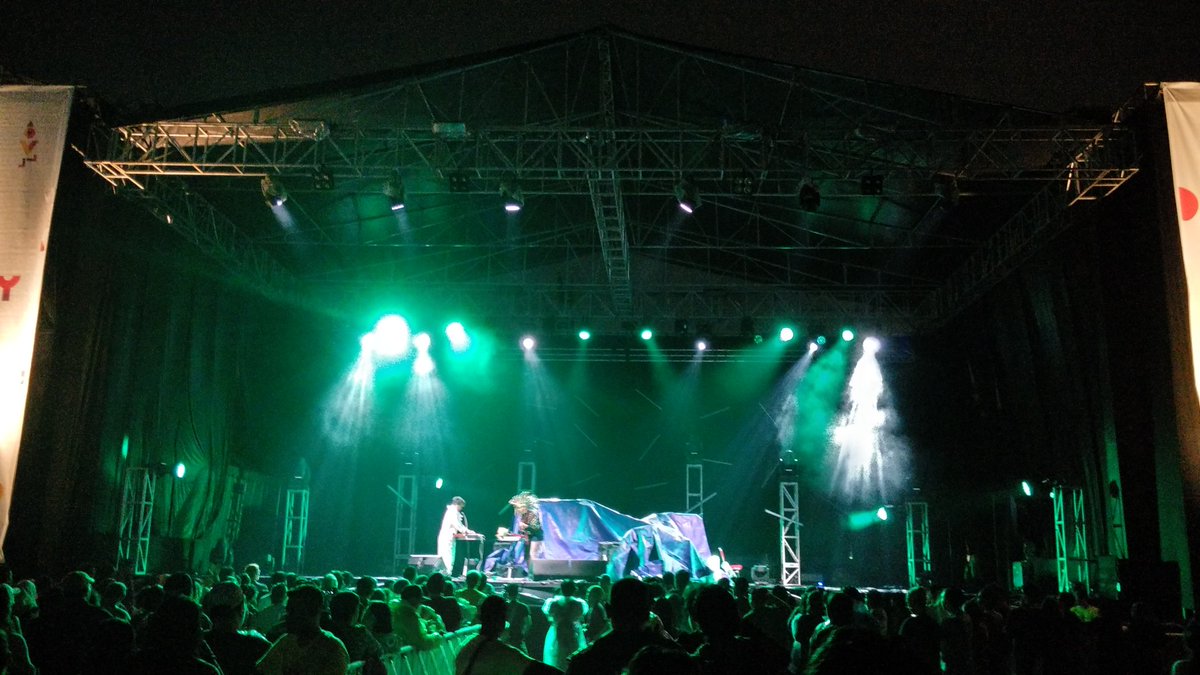 merchmaniacs's tweet image. Now Perform @bottlesmoker at Lap.D Senayan. Promoted by @kiosplay #M83JKT #MMLivetweet