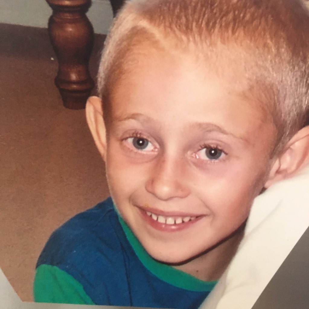 _TeamTwat_'s tweet photo. Happy 19th you crazy cunt @ryanjamesnoel much love from everyone ❤️ https://t.co/b040xURuLl