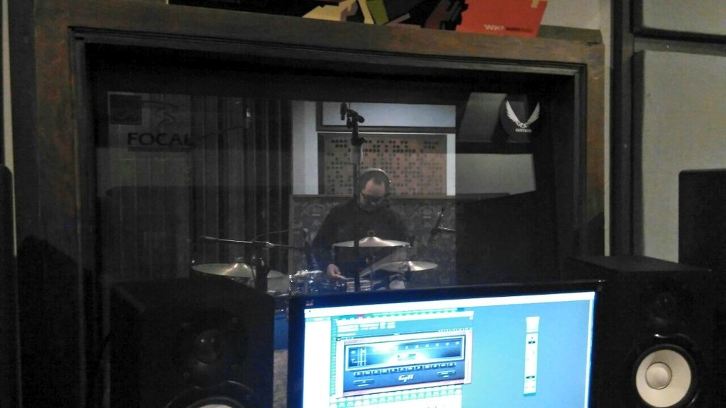 StudioRockstar's tweet image. drum recording ..untuk band atau drum cover .silakeun japri -&amp;gt; 087839615151