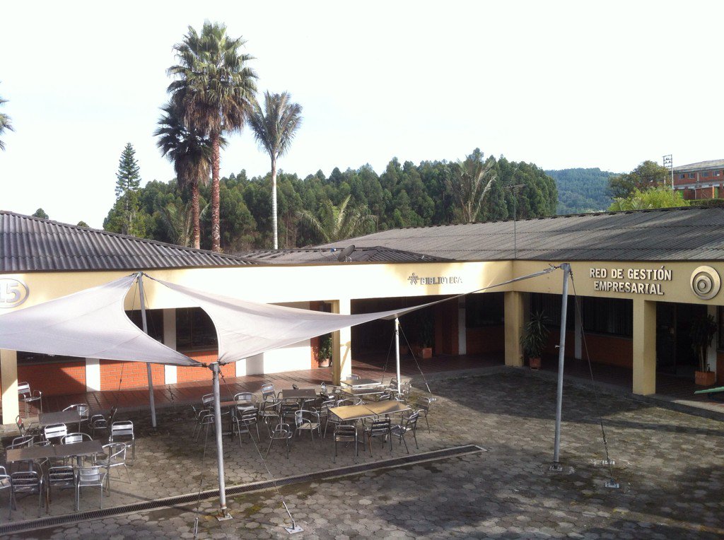 Hoy iniciamos con el #nodeschoolday Manizales a las 9:00 am. Los esperamos en la biblioteca Plaza de banderas, SENA.