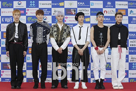 JustTEN_TH's tweet photo. [PIC] 160521 #2016AsiaModelAwards #TEN #NCTU 
https://t.co/2glSmjWyMk https://t.co/2L3HcfW9Hy
