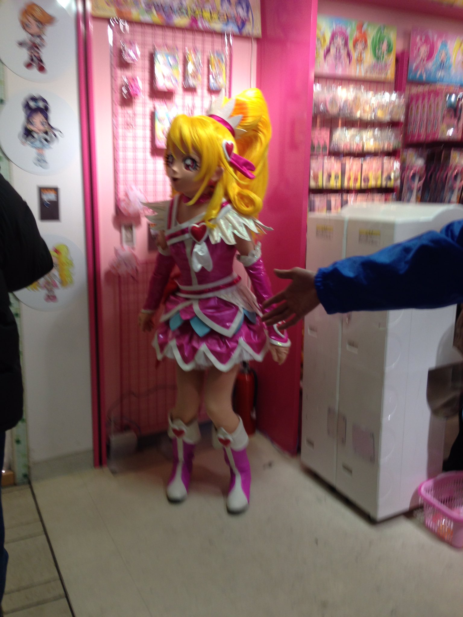 なかけん בטוויטר キュアハートの着ぐるみ登場当時 髪の毛はワックスで固めたようにパッツンパッツンでした ドキドキ プリキュア 放送開始日にプリキュア プリティストア旧東京店にて撮影 キュアハート祭り Https T Co C62kzwmv4k טוויטר