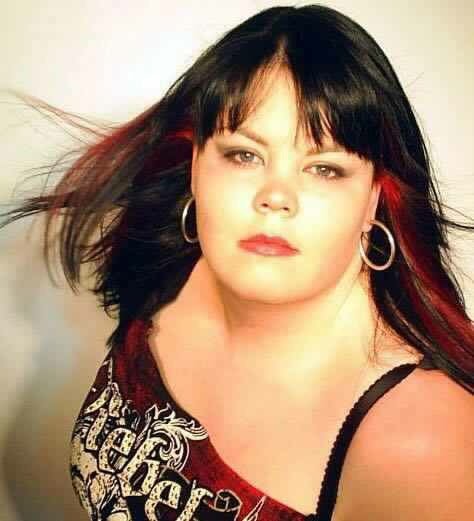 CubanBitesBarry's tweet photo. Bethany Williams live tonight! Exceptional female artist from 7pm! https://t.co/2On2nwdMBc