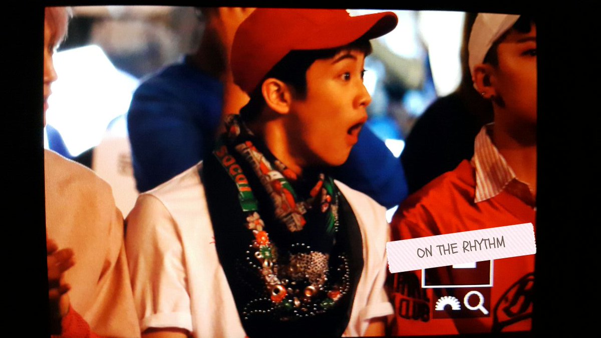 Rhythm_boy802's tweet photo. 160521 아시아모델어워즈 
무대를 잘 보고있던 우리 마크.
무엇을 보고 저렇게 놀랐을까요👀~?
정말 그나이대 아이들같은 마크의 모습💙💙
#마크 #mark #NCTU https://t.co/yceenGbCta