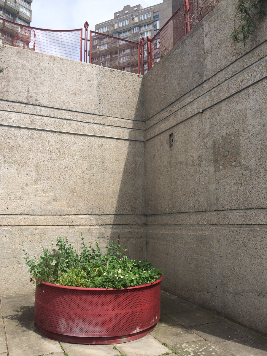 ContemporaryKey's tweet photo. What a perfect day for our #kennington #gallerytour @corvimora #greengrassi @GasworksLondon #abts #sorensen #hansen https://t.co/zGon5quzei