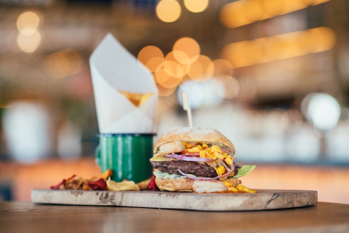 Zin in onze nieuwe burger? #surfenturf #beef #gamba <a href="/stancoarnhem/">STAN&CO Arnhem</a> #food #special
