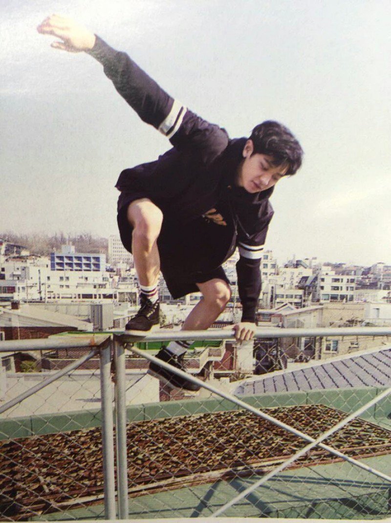 instiz's tweet photo. 거대미 뽐내는 엑소 찬열 비비 7월호 화보.jpg https://t.co/97sig0jAhe https://t.co/BC3LsWZI8q