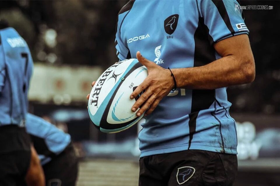 Hoy juegan los Teros <a href="/RugbyUruguay/">U.R.U.</a>  vs <a href="/fijirugby/">Fiji Rugby Union</a> en el Charrua...