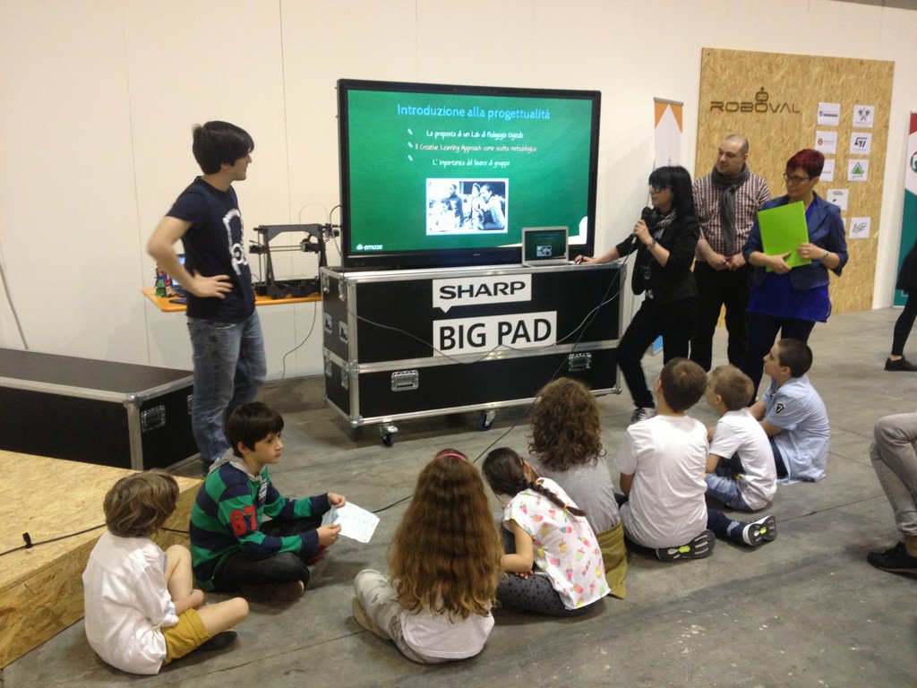 @Robov #keynote2016 si inizia (<a href="/veronafablab/">veronafablab</a> e tantissimi bambini digitali)