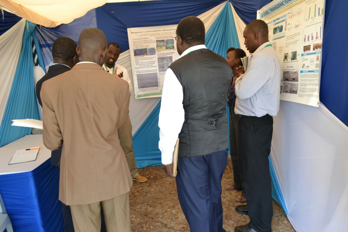 uiskenya's tweet photo. National Science, Technology and Innovation Week ongoing. Our innovators doing what they do best... https://t.co/3qXNdf3p2J