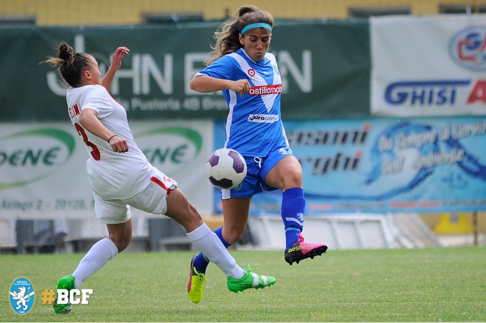 CesariGiuseppe's tweet photo. Per l'ultima trasferta convocata l'intera rosa @BresciaCF #calciofemminile https://t.co/X4z79pIT26 https://t.co/CmNzksXAzc