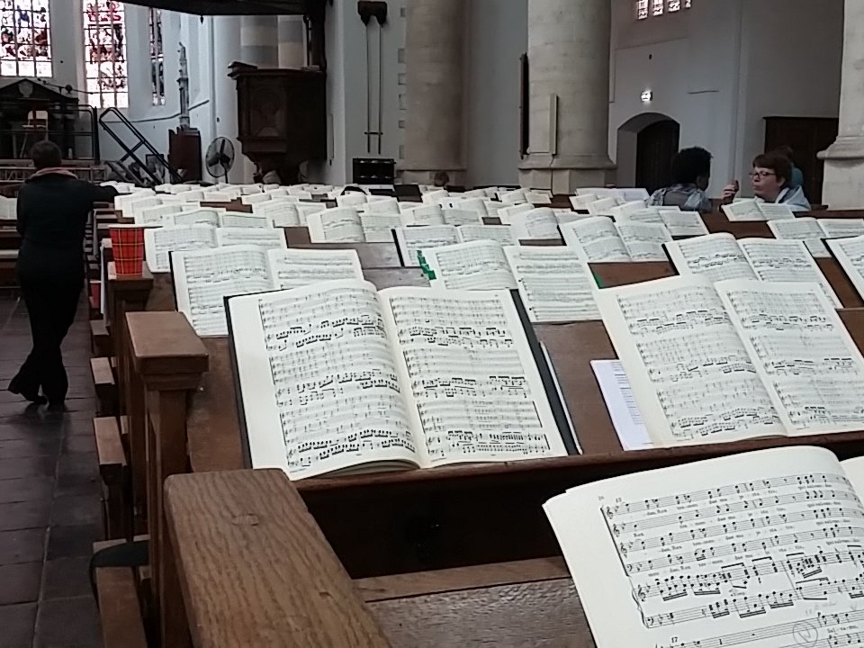 <a href="/vocalwebeu/">Vocalweb Europe</a> heerlijk zingen met >450 zangers.. in zo'n akoestiek Oude kerk #Delft