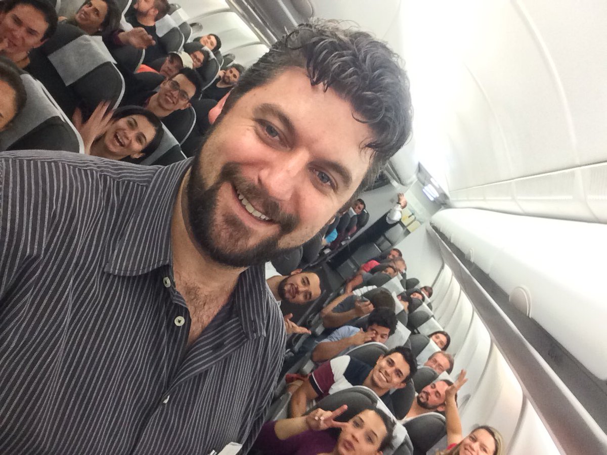 rgenerali's tweet photo. Because the zueira never ends... #LAUni2016 @IDSUni https://t.co/hnrFkbL0Ov