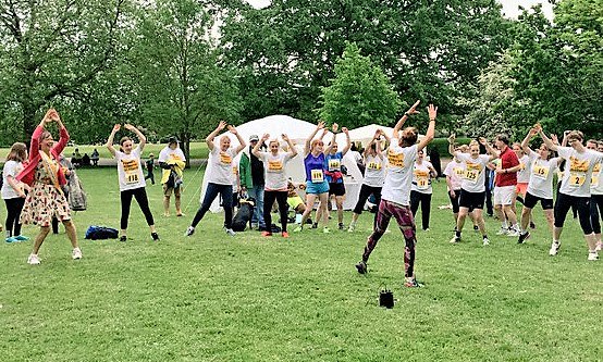 4JennyAgutter's tweet photo. warming up! (and needed more than ever on such a day!) #DulwichFunRun for Cystic Fibrosis https://t.co/9E9pqq1zAS