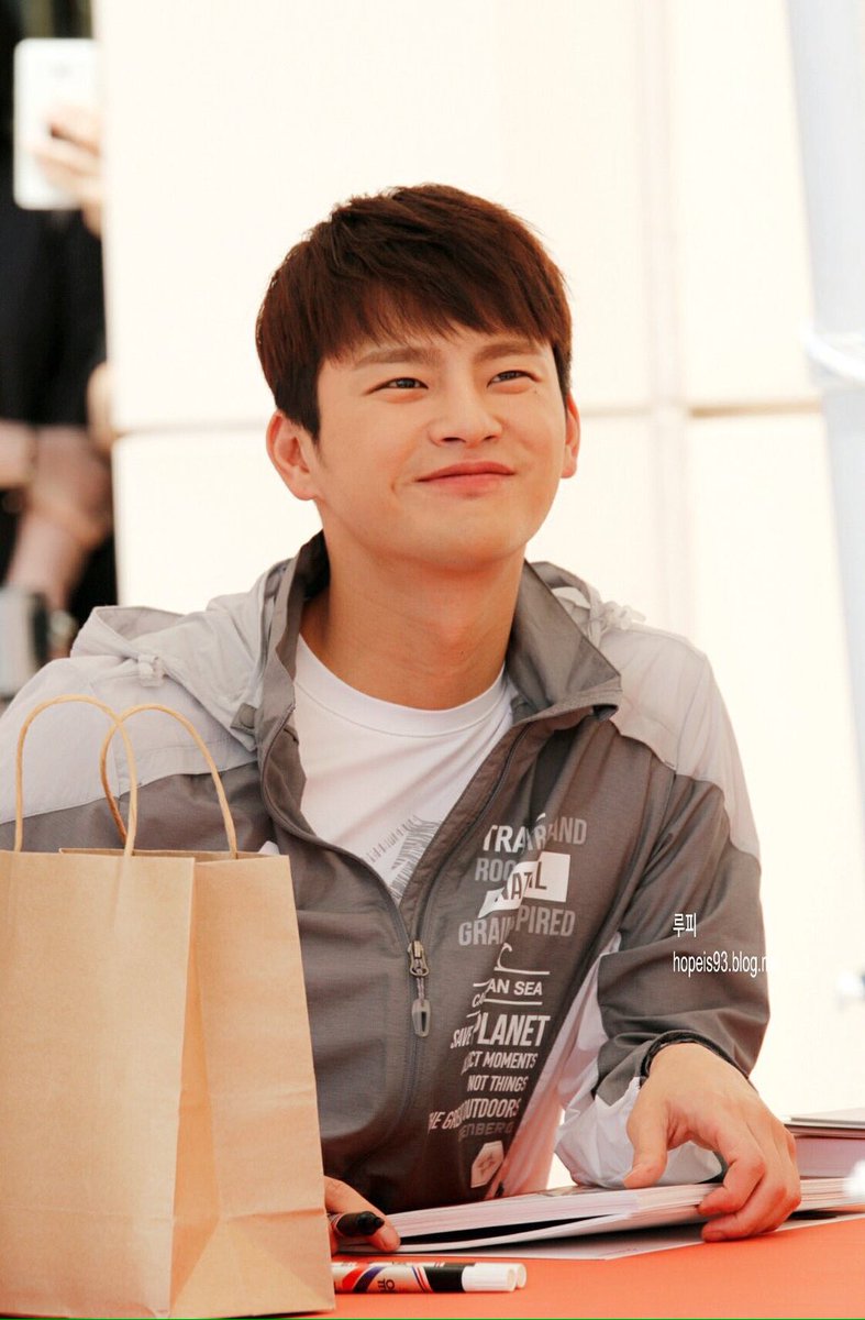 [Pic] 160521 INSENBERG In-Cheon Fan Sign (1) / น่ารักมากกกกกกกก ตายล้าวว หลงๆๆ cr: hopeis93