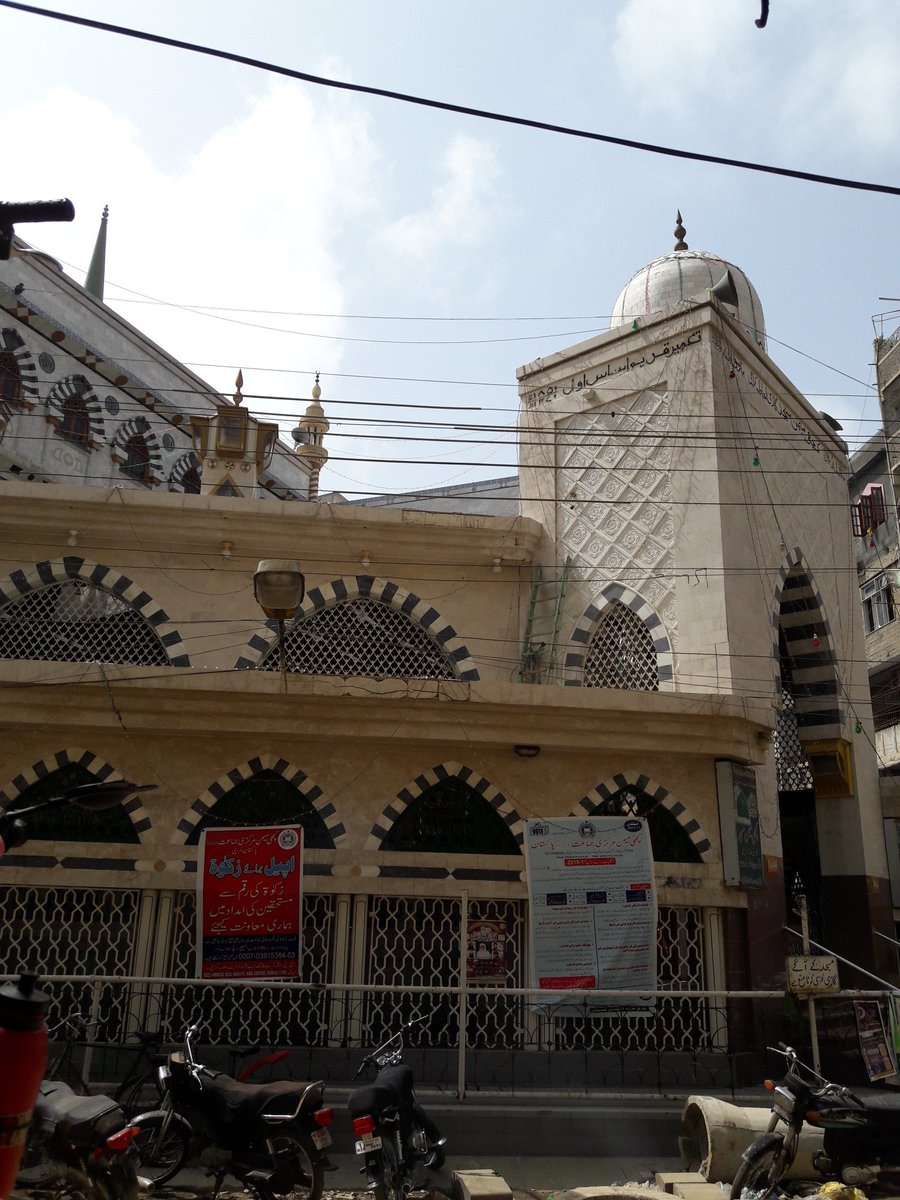 KhanCapt's tweet photo. Kachchi Memon Masjid Karachi constructed in 1850. @MSharifKhattak #BeautifulPakistan https://t.co/8gOZQd62f6