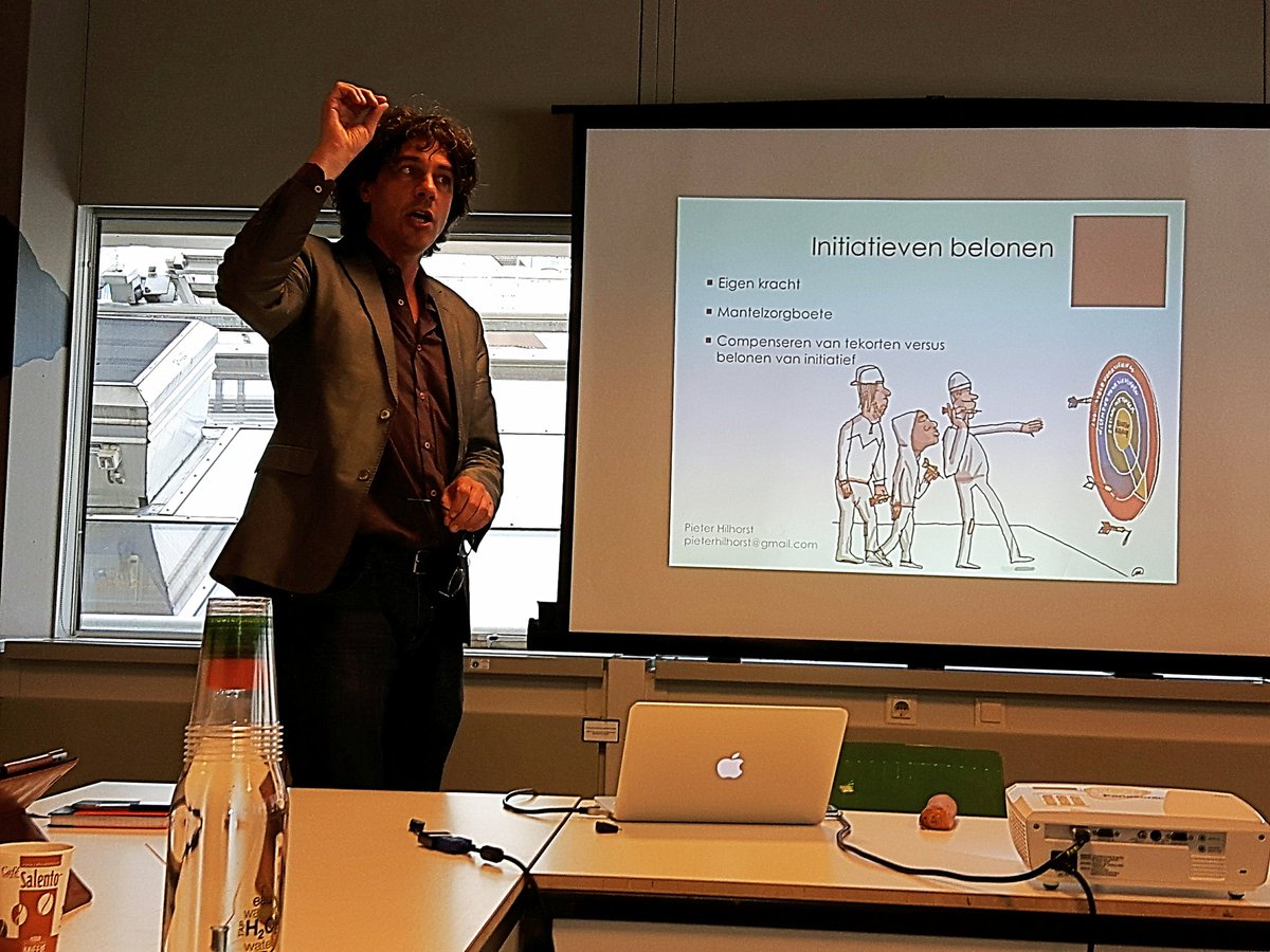 We moeten burgerinitiatieven niet frustreren maar belonen stelt <a href="/Pieterhilhorst/">Pieter Hilhorst</a> bij WMO workshop @LokaalBestuur