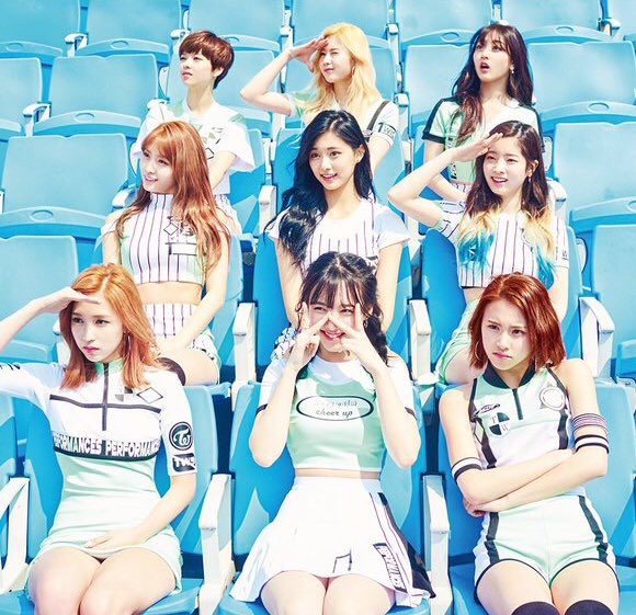 twice_12_01_10's tweet photo. タグします💗

#TWICE
#サナ
#ツウィ
#ナヨン
#モモ
#TWICEに会いたい人 https://t.co/xvJQGezey6
