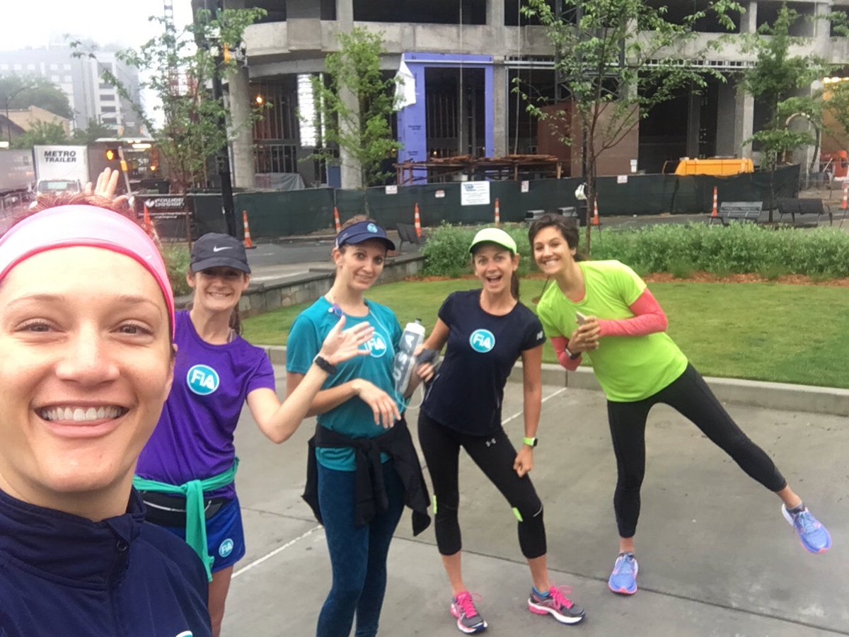 JCostarino's tweet photo. About to crush it at the @charlottemarathon with @FiAMetro @NicoleFrambach @shainaormsby @kbriggsnc https://t.co/nWgO9CQz6Q