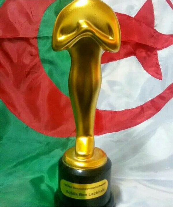 #souhilabenlachhab افطنو ياقحبات بلادي هدا هو اهم من سيلفي هبهوبكم مخربي