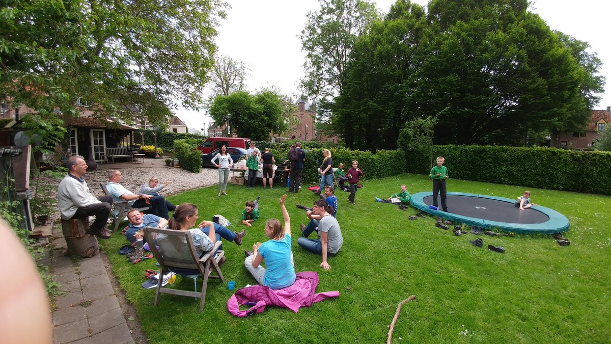 Samen lekker lunchen met heerlijke (niet aangebrande) frikandellen