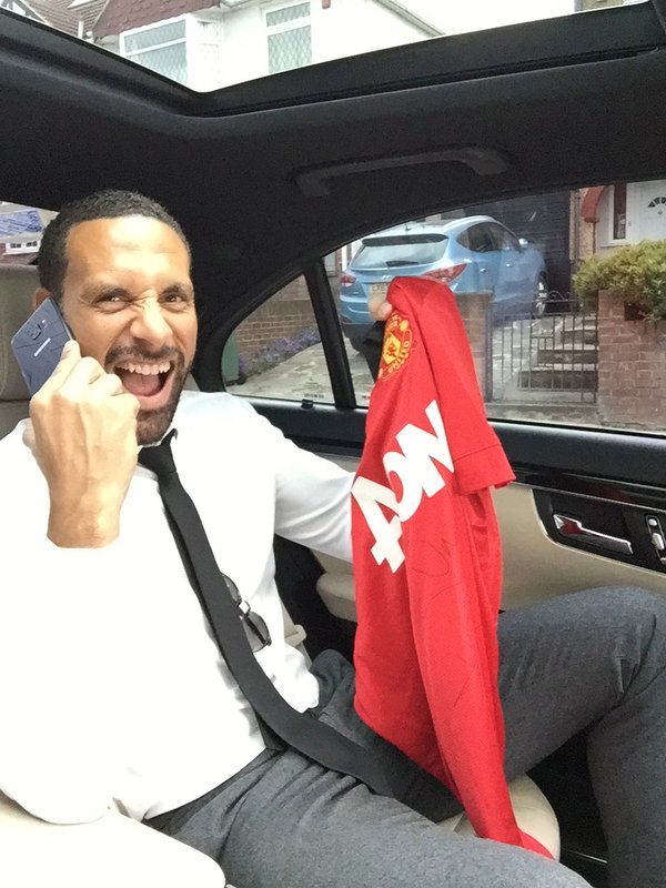 ManDevilsUtd's tweet photo. Il est chaud Rio! #ManDevils #MUFC https://t.co/WV8wL1n7a4