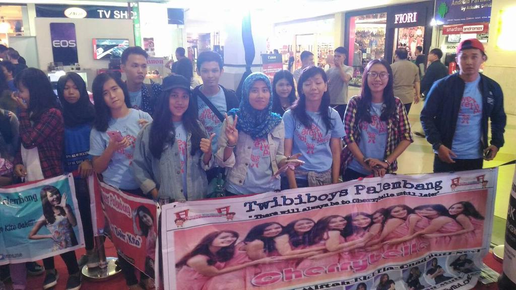 Dan ini dia <a href="/Twibi_PLG/">Twibi Palembang</a> yg udah ready di Palembang Square!! <a href="/canon_indonesia/">Canon Indonesia</a> #CanonCherrybellediPalembang