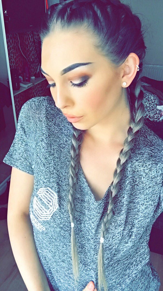 RachelAva_'s tweet photo. Love my hair like this 👧🏽 wearing @mycommongoods #MCGWatch https://t.co/ML4hXAp8iv