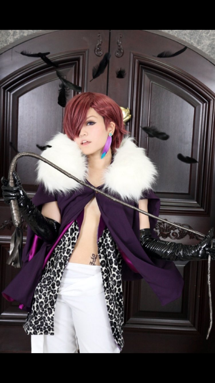 うりう しゃあさんと鞭の作り方の話ししてて ヴァレンタインの写真見返したら最近のコスプレとのギャップ O 数年前はblゲームコスプレイヤーだったよ ただ一つ変わらない前歯 T Co V7i2epaa3d Twitter