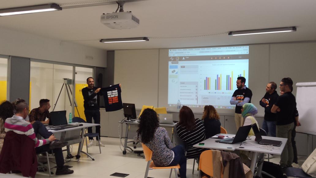 StartCupSardegn's tweet photo. Dai fallimenti si impara e così poiSiFallisce meglio! Parola d @Artemat:vince il gioco #startup il gruppo Tresmontes https://t.co/mzYhw1WoWx