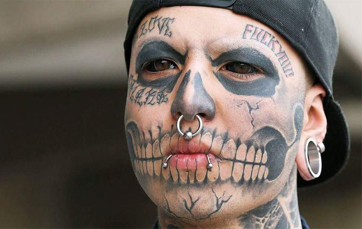 eo_enlinea's tweet photo. La historia del #Calaka: es de #Cabildo y único en Chile con los ojos tatuados ==>https://t.co/zZunwFKIPK
#tattooart https://t.co/ZLkySOluiT