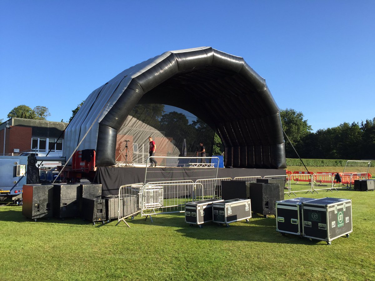 inflatablestage's tweet photo. @UKHaulier Please help us find 2 X 45ft flatbed trailers (paid) for an event. July 9th AL1 2QA. Many Thanks https://t.co/vzaQXYrRqg
