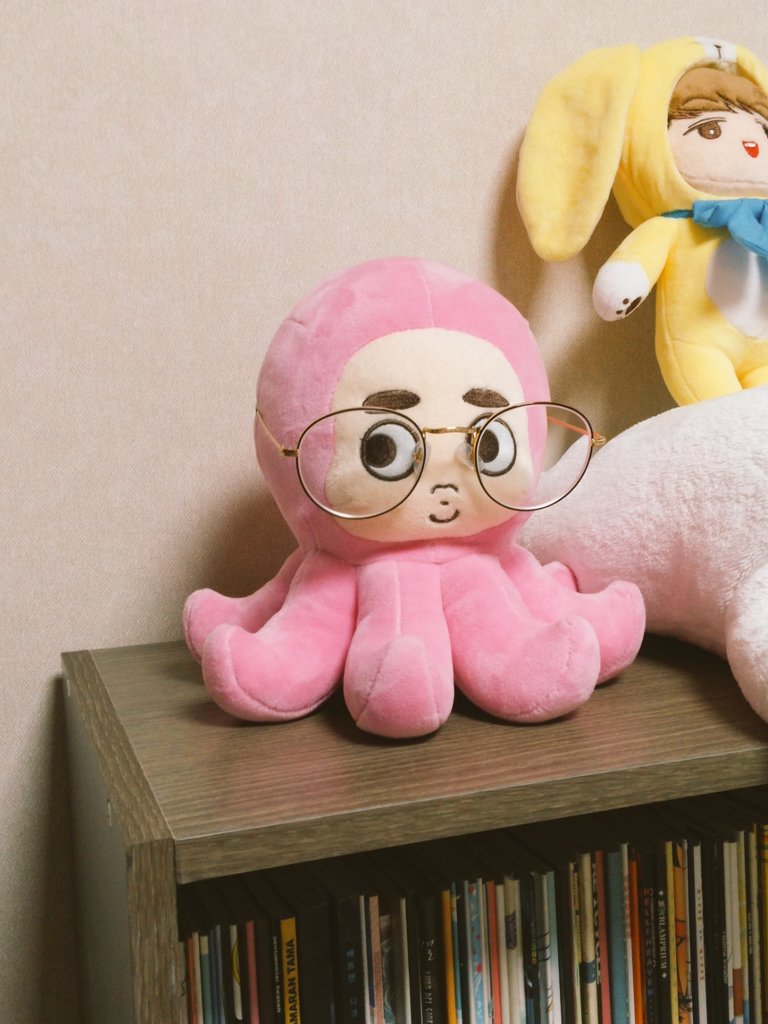 dol_meag's tweet photo. 안경썼됴 https://t.co/7SZjyPVsnP