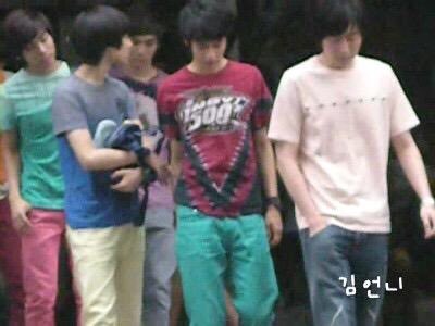 taemrun_1825's tweet photo. SHINeeの存在を知ってほしくて自分で飴配ってたマンネが8年後には東京ドームとゆう夢の舞台に立ってファンの事を考えてフリスビーやサインボールを見切れ席の方たちにたくさん投げるってゆうエピソード素敵すぎませんか、どこまでも綺麗な人 https://t.co/umHkkUjhAb