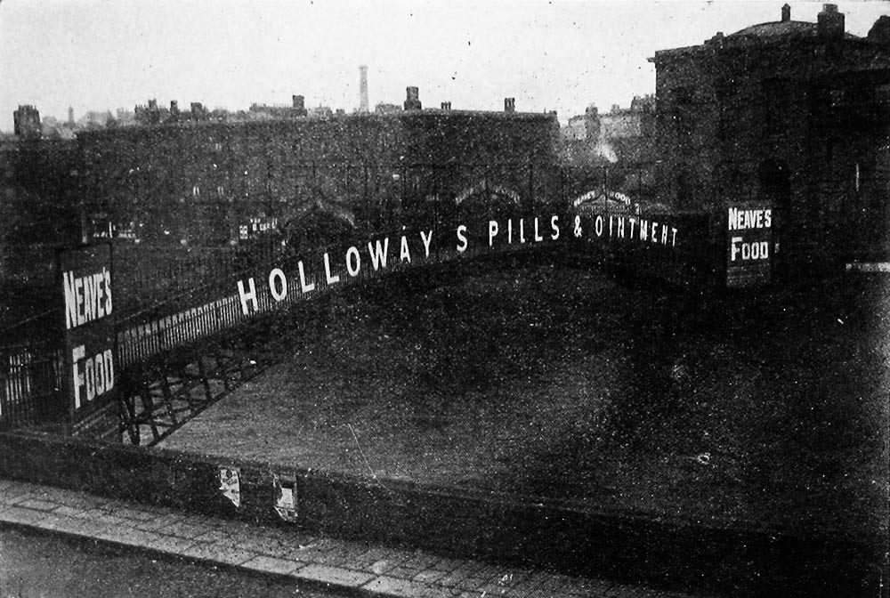 CenturyIRL's tweet photo. Happy Birthday Ha'penny Bridge! Here's how 'the Metal Bridge' looked 100 years ago (Irish Life, 1916): #Hapenny200 https://t.co/YfNwtzUOlf