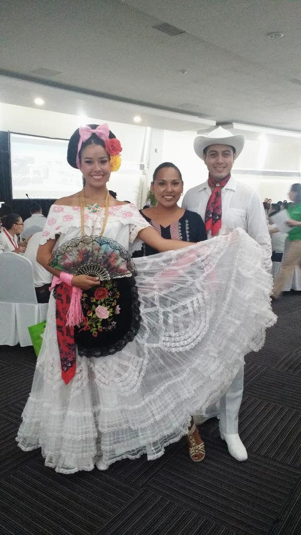 DeltaOliva's tweet photo. #Caravanaturistica @VeracruzTurismo #trajestipico #cultura #soyveracruz #presente https://t.co/2gUbpHgD3V
